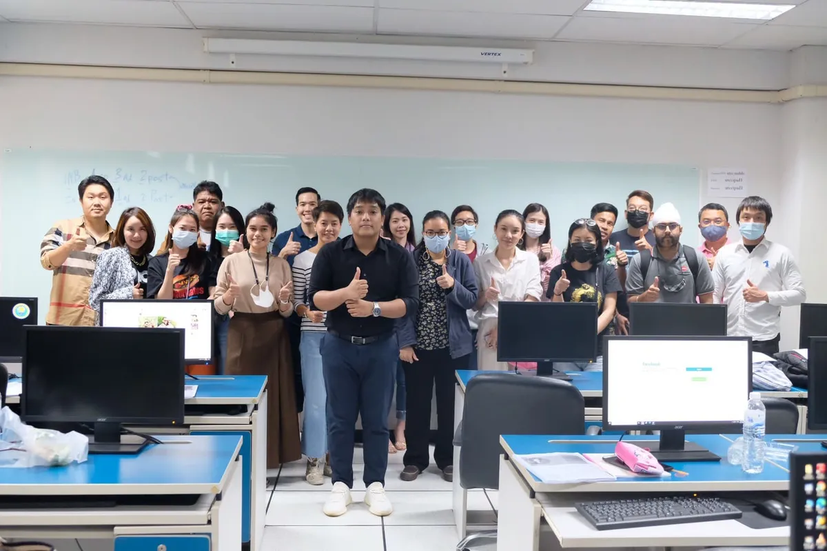 ภาพบรรยากาศอบรมคอร์ส Facebook Ads and Marketing รุ่น 27